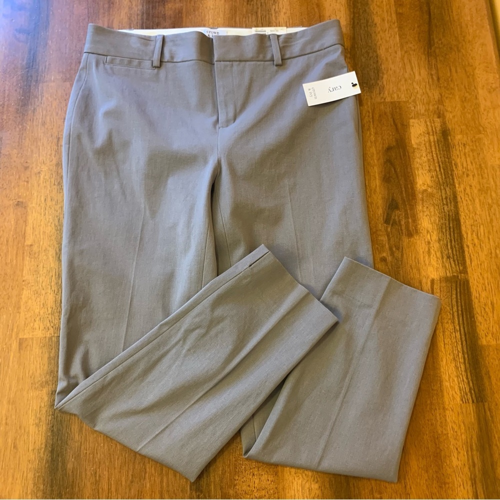 Crown & Ivy size 6 NWT Cary chino pants gray stretch tapered pants.